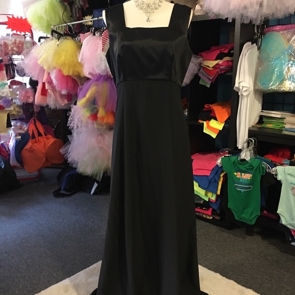 Dress - Picture 5 of 7